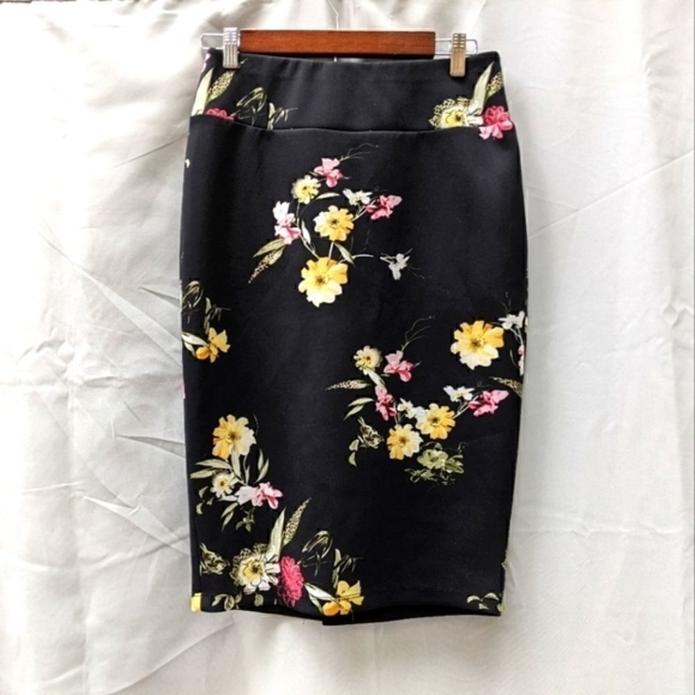 Carmen Marc Valvo floral black skirt yellow pink flowers green leaves spring med